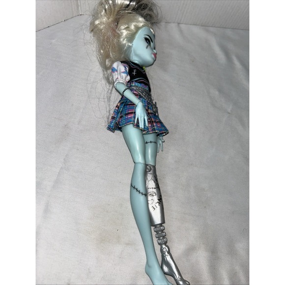 Monster‎ High Frankie Stein Doll 2021 - Picture 5 of 7